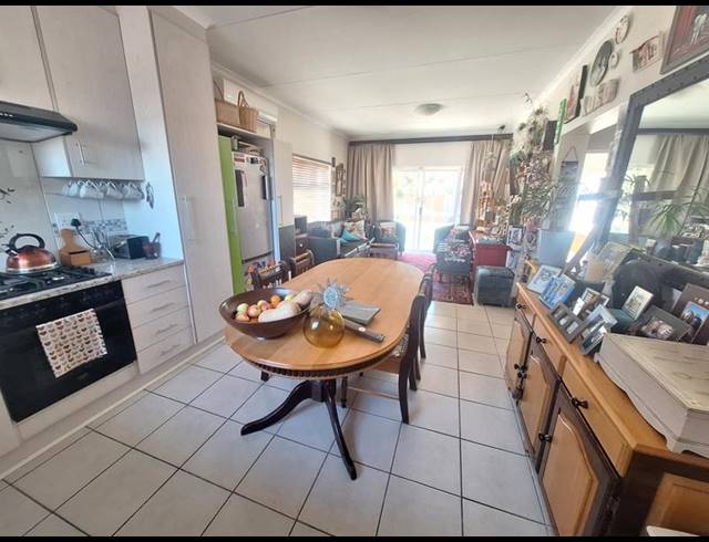 2 BEDROOM APARTMENT FOR SALE IN ISLAND VIEW